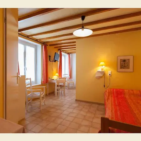 Le Lac Bleu Hotell 2*